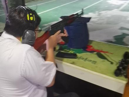 柬埔寨合法靶场,打靶归来。