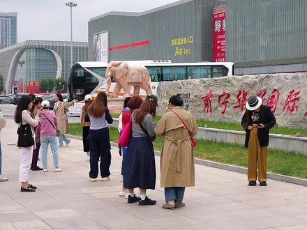 #华斯国际裘皮城 #明星同款 #皮草 #好的衣服会让你穿出高级感 跟着我来这里一起臭美吧@华斯裘皮城