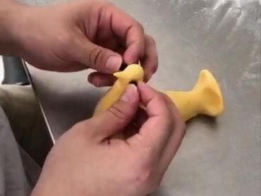 #花样面食 小鸡的制作过程#亲手制作