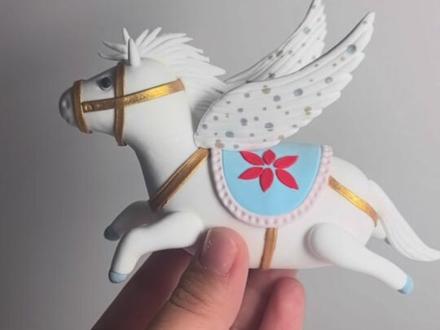 今天做一个天马送给大家#粘土教程 #马年 #粘土手工 #粘土马 #新年礼物