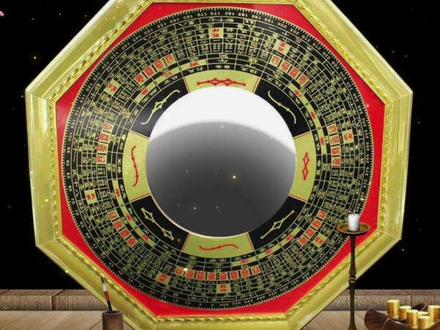 邻居门口悬挂“八卦镜”,照妖辟邪?#风水玄学 #民俗文化 #国学智慧 @DOU+小助手