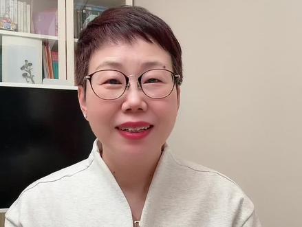 6年级期末作文押题,这1篇必须准备 【名师访谈系列】
🎙️ 对谈主题:6年级的期末作文会考什么?
👨🏫 本期名师:白马老师
🏛️ 高途的语文名师,深耕语文教学13年
🏆语文报全国征文大赛总评委
✨北京大学特聘讲师;前CCTV主持人
除了押题,白马老师还带来了他的写作方法、写作技巧和相关范文。
✅作文方向:美好类作文
✅写作方法:比比法(有浅层次和深层次两条线)
#小学作文#三年级期末作文#四年级期末作文#五年级期末作文 #六年级期末作文押题