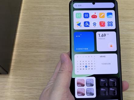 违背祖制? 小米13Ultra手机USB3.2 Type-C全功能接口测评,手机视频投屏、文件传输速度。小米13Ultra由于是小米第一款采用USB3.0接口的手机,目前很多功能还不完善,小米13Ultra TypeC口支持投屏显示,但不能像三星、华为以及Ipad那样能够投屏到桌面模式,只能显示竖屏显示手机界面和横屏显示播放窗口。
接口实际传输速度位(3510M/27.14s=129MB/S),超过了USB2.0的速度,的确是USB3.0标准,但这速度只能说一般,离发布会的USB3.2理论速度5Gbps=625MB/S还是有很大的差距。
对于小米13Ultra有啥其他问题,请评论区留言讨论。