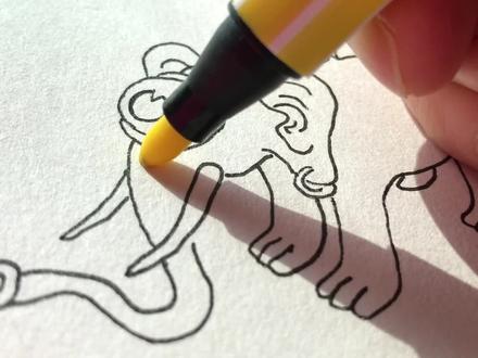 把眼睛、大象、耳朵、三角形加起来能画出个异形 创意绘画 #手绘 #创意绘画 #科幻 #动物 #异形