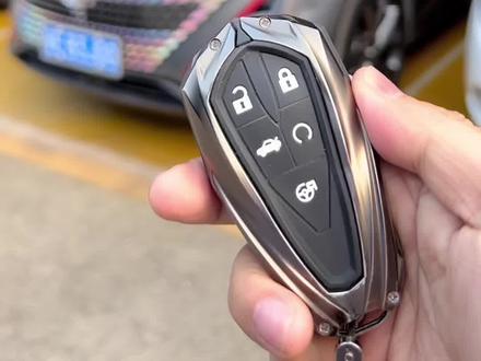 新手司机不会停车怎么办?全方位演示#长安uni-t 自动泊车功能!让你从此不再害怕停车入库!#国货之光 一辆让所有键盘侠闭嘴的车!#自有引力 @UNI星球 #每天一个用车知识 #二手车 #dou是好车 @DOU+上热门 @抖音小助手