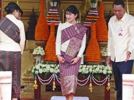 爱子公主访问老挝,身穿当地传统服饰好美