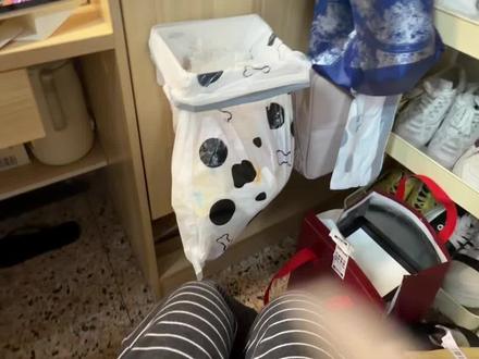 垂直空间利用的王。壁挂垃圾桶教程来袭,不会的在问我 回复 @温小鱼的评论 #收纳整理 #宿舍必备神器 #帝王好物#正义的折耳根大王