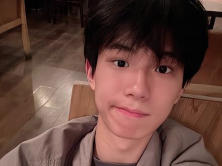 你年少,我飘渺!我爱的静悄悄ai指令和教程来啦!#豆包ai #豆包出大片有两把刷子 #静悄悄 #肉麻的调调 豆包生图指令 静悄悄拍照指令 ai生图指令 肉麻的调调拍照 ai生图指令 我年少你飘渺ai指令#豆包p图 肉麻调调爱的静悄悄指令教程