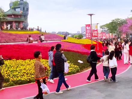 无门票公园花海过年亲子游好去处 #过年#亲子游玩好去处 #旅游 ##马上游湖马上有福 @千岛湖旅游 #人山人海太热闹了