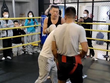 #赵子龙VS假播求#拳击 #格斗
第三回合#自由搏击 #ko