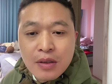 一斤花生米,加搅碎的红糖30克,一包牛B鲤,煮开2分钟,冷却加两瓶盖药酒(劲酒也可以),装瓶放保鲜窒,比没煮的诱鱼,更食口#干货分享