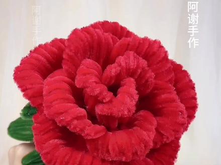 扭扭棒中号玫瑰花详细视频教程,为自己做一朵独一无二的玫瑰花吧#扭扭棒的100种玩法 #学会快去试试吧🔥 #扭扭棒中号玫瑰花教程 #扭扭棒玫瑰花 #简单手工花制作教程