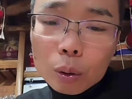 龙总给苗王和蜜蜂哥做主签约了骆驼#老六荒野 #张家界七星山骆驼杯 #苗王 #蜜蜂哥