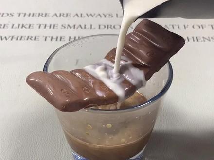 喝一口咖啡,嚼一颗巧克力豆,会是什么样的体验呢?#咖啡#巧克力