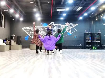 依旧题海战术 如此超前 笑的不行了#姐姐恋爱吧 #企鹅跳舞 #早期