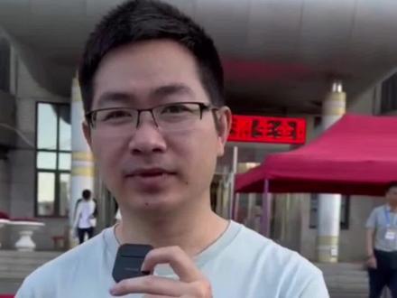 #清华毕业生李龙时隔16年再次高考 :特别想学医 但反对声太大,会考虑是否要填报志愿,"这几天压力太大 掉了好多头发"(上游新闻记者 张莹)