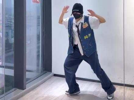 #redred 烤蹄子新歌太帅啦!都给我跳!!超详细分解马上来了!!#cortis新歌 #Kpop翻跳 #随机舞蹈复习库 #深圳男团舞 南联Kpop男团舞蹈室