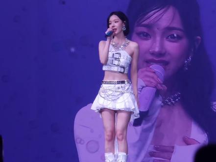 我镜头下的冬#aespa #aespa香港演唱会 #金冬天 #金旼炡 #金玟庭