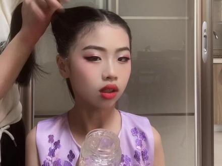 六一朗诵表演的高马尾发型来啦
#儿童编发