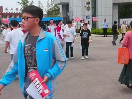 2023年6月7日诸城高考第一天,首场语文考试结束,四所高中考生出考场名场面!#2023年高考 #诸城 #高考现场 #高考加油 #祝2023所有考生金榜题名