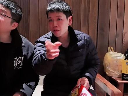 乡乡嘴&荒野张老六#励志正能量 #荒野求生#荒野张老六