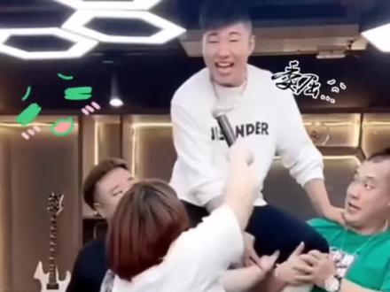 这大腿里子给掐的#白小白