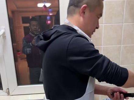 父爱如山,爸爸味道的晚餐。