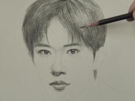 #画画 #素描 #零基础学画画 最简单的画素描人像方法学习,三庭五眼画好看的男孩素描头像!帅气易烊千玺素描画!