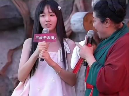 王婆说媒 ‖高冷美女来王婆说媒舞台相亲,上来男嘉宾全拒绝!#王婆说媒 #王婆说媒现场人山人海 #高冷美女 #结婚 #相亲奇葩事