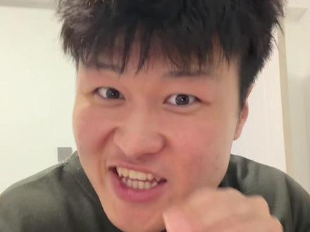 恋爱焚绝之遛狗篇,它来了!#遛狗 #恋爱 #田的恋爱焚绝
