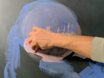 卡通人像粉笔插画 “没关系,只要有你在就好。”#粉笔画 #黑板报 #乱涂乱画系列 #绘画过程 #鬼灭之刃