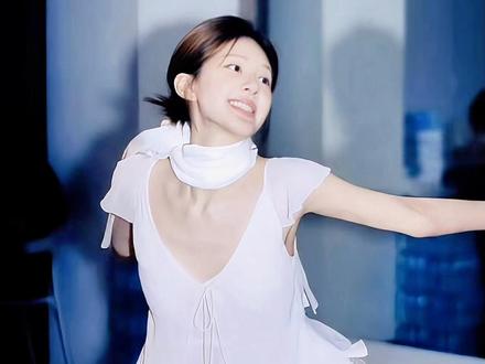 露思你咋这么多小巧思 不仔细看都看不出来#赵露思@抖音小助手 @DOU+小助手