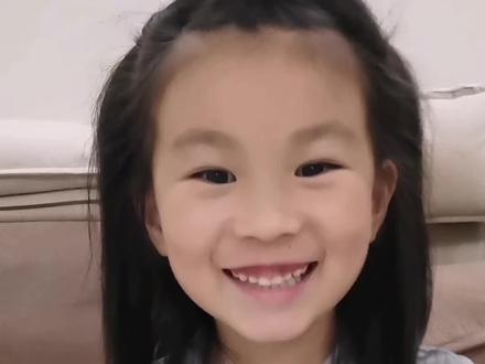 『马诺手工小剧场』从画画涂色到裁剪粘贴,纯手工自制的安静书,真的能让自己安静好一会儿。😁#自制安静书 #美乐蒂