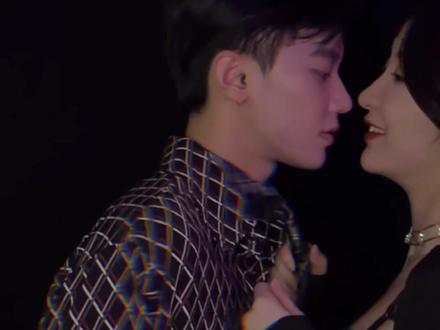拉近一点,再近一点。@唐梓Neil #情侣