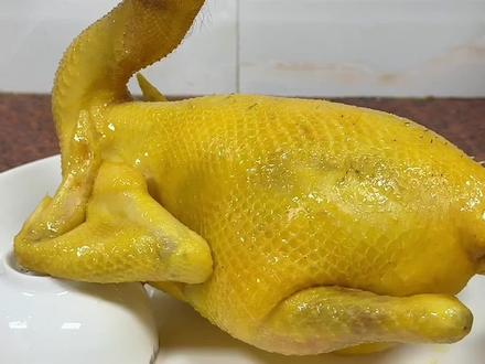 节日的拜神鸡,简单的定型做法#拜神鸡#家常做法#拜神鸡定型小技巧#节日气氛#黄栀子