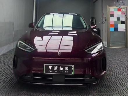 华为问界M5 装贴PET锻造纤维红 颜色鲜艳个性 ##改色膜案例分享 #专业汽车贴膜 #一家技术不错的店