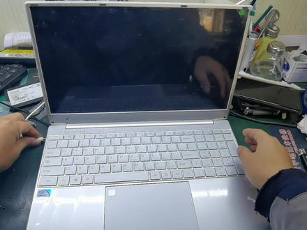 进系统屏幕变暗了,win系统桌面变暗,win11桌面颜色变暗怎么解决#电脑知识 #电脑小技巧 #电脑 #软件 #电脑设置技巧