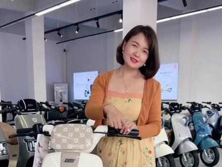 谁说女性只关注颜值,不懂性能?#雅迪冠能奢享Q9 颜值出众,性能更卓越,这样的车你确定不买一辆?#雅迪电动车 #更高品质超长续航#雅迪冠能2023全新上市