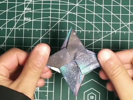 #折纸 会变形的飞镖轻轻一扭变成八个角