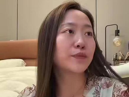 从漂亮国到他的那个城市,我又要飞8个小时。