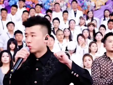 森弟最冤多出六万元#比赛现场突发状况#比赛现场上熱搜 @木森(卷土重来)