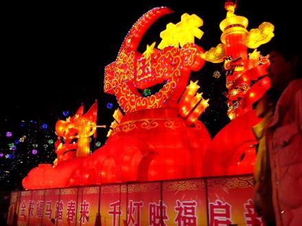 灯火映桃河,喜乐闹元宵!2026桃河灯会来啦,时间是2月27日至3月6日(农历正月十一至正月十八)#2026桃河灯会 #元宵节 #山西阳泉 #航拍摄影