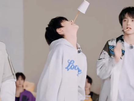 橹橹锋利的下颌线#王橹杰#橹神#橹杰神颜