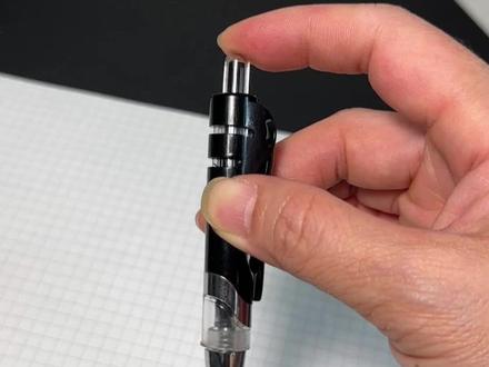 快燃尽的中性笔改造成可爱迷你的掌心笔,你值得拥有。#手工diy #文具改造 #迷你笔