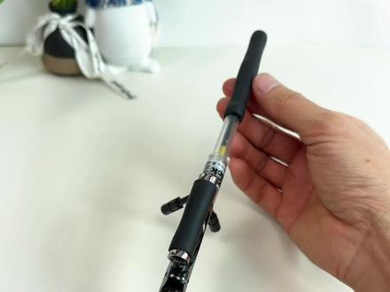 教你用水性笔组装一把好玩的“狙击步枪“玩具,超酷快来试试吧! #手工diy #儿童玩具 #自制玩具 @DOU+小助手