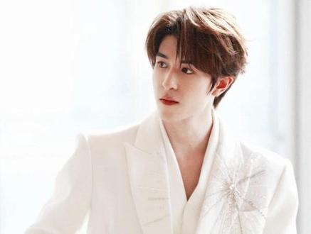 尹浩宇出场帅人一脸!!! #尹浩宇#双轨开播 #双轨 #梁彦丰