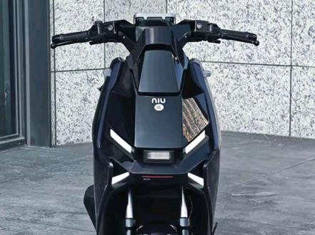 小牛FX风速大灯更换教程,石栏大灯效果等晚上我用一下给车友们出视频#小牛电动 #小牛FX #电摩 #车灯升级 #昆明