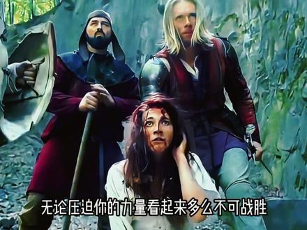 独战十三暴徒!板甲骑士从呕吐到反杀的硬仗 《希望骑士》她被十三名暴徒围困,手中唯一的依靠,是一块刻着骑士的旧铁牌。绝望祈祷后,骑士竟真的冲破迷雾而来。从呕吐苦胆到持锤反杀,他用尽最后一丝力气守护她。最后归还符印的那一刻,她终于明白:希望本身,就是最强大的力量。#电影 #微电影 #格斗 #装备 #骑士