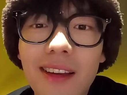 宝总一杀青就去找妞子了🥹 #曾辉 #韩雨彤 #落日雨辉