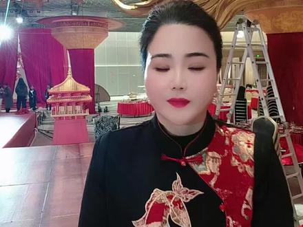 郑府大型汉式婚礼,李佳岷老师加班彩排现场……
期待31日晚上相约东湖数字中心
见证两姓联姻,缔结联盟之囍#音乐现场 #现场版live #唱歌 #街拍 #热门